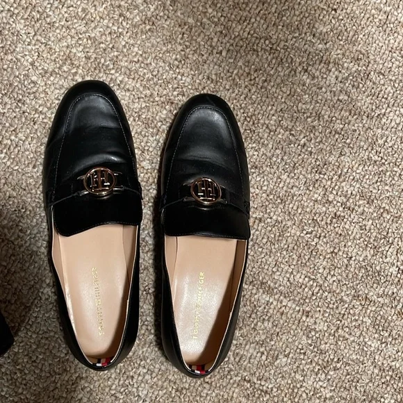 Tommy Hilfiger women’s loafer. 9.5 black Cozte. - Picture 4 of 6